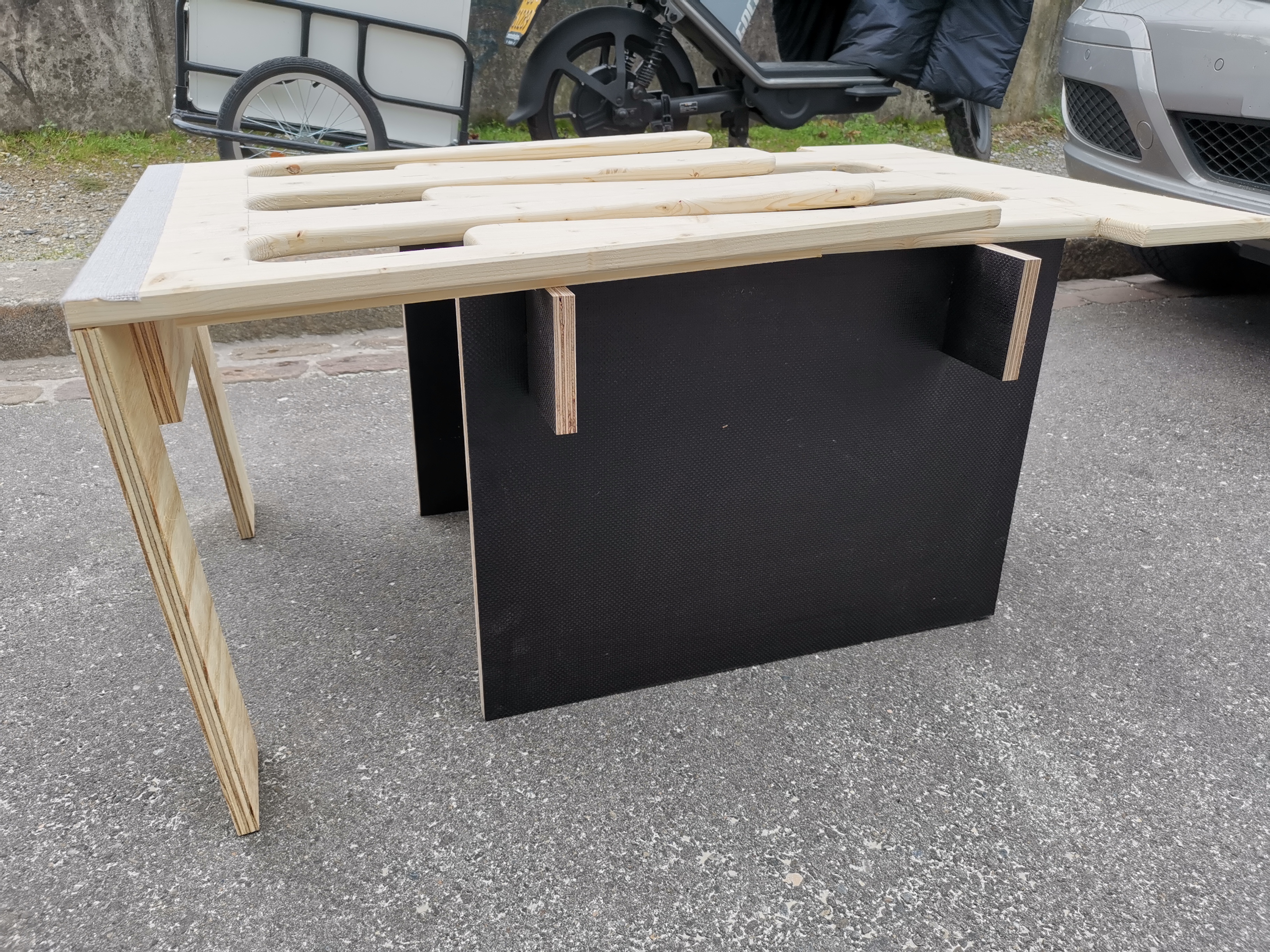 Ausziehbett mit Schubladen
